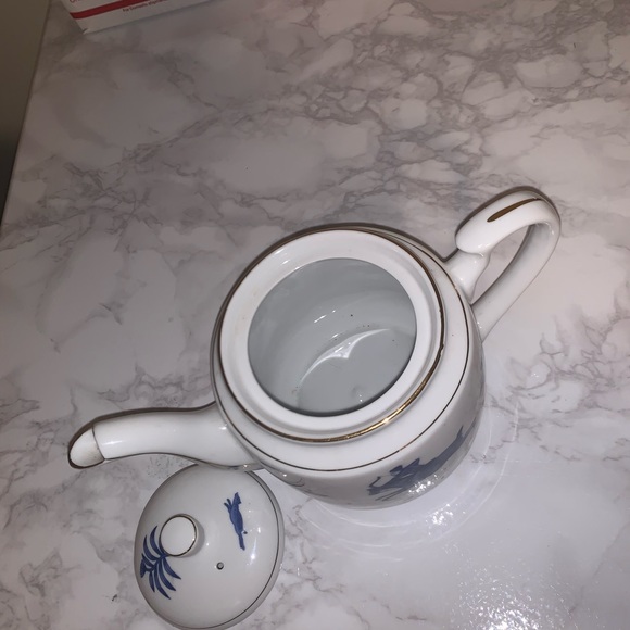 Vintage Made in Taiwan Tea Pot - Picture 4 of 12